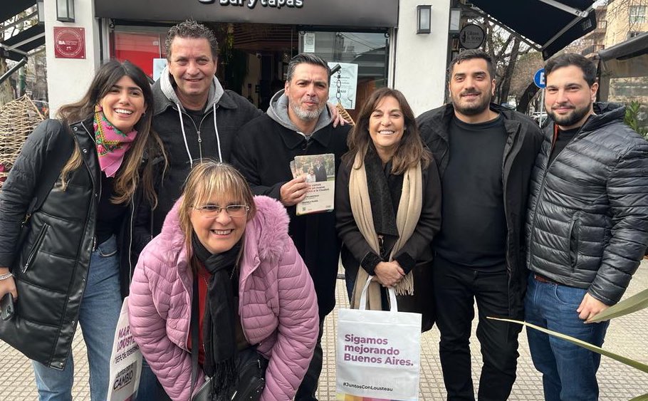 Y esta mañana en la Comuna 11. Junto a vecinos/as y amigos/as acercando las propuestas de Martín Lousteau para la Ciudad. Mucha empatía; gran #BuenSabado! Seguimos!🙌 

<a href="/GugaLusto/">Martín Lousteau</a> <a href="/CarlosMacchiBA/">Carlos Macchi</a>  <a href="/luciolape/">Lucio Lapeña</a> <a href="/FranLoupias/">Fran Loupias</a> <a href="/fabianasatriano/">Fabiana satriano</a> <a href="/MainieriOk/">Nicolas Mainieri</a> <a href="/jimenacapece/">Jimena Capece</a>