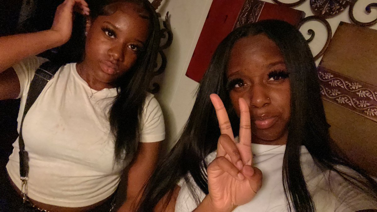melani’lanee 💜 tweet media