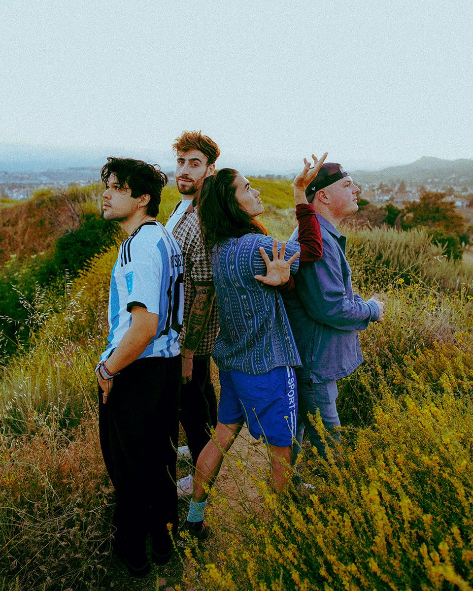 booboo always has the coolest poses 🙄 🙄 🙄