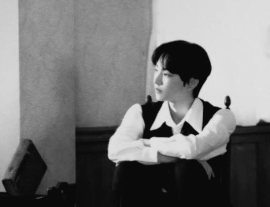 kaysunoopalagi's tweet photo. - necklace.
a #sunwon au for horror au fest, #SpookyCha , wherein—
solace (sn) always wore his necklace as part of his body but then, haven (jw) was the one wearing that necklace—walking absent-mindedly? https://t.co/9jhOQpHzQ3