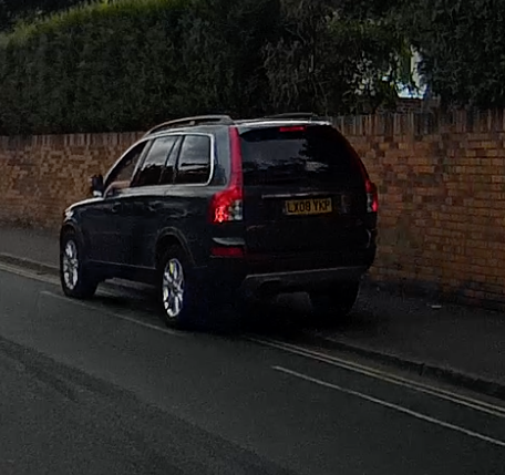 kentonschwepps's tweet photo. I note @SurreyRoadCops repeated lack of response on this matter. Passing on further detail of LX08 YKP to @SurreyPolice for advice. https://t.co/8CHsAcrL3y
