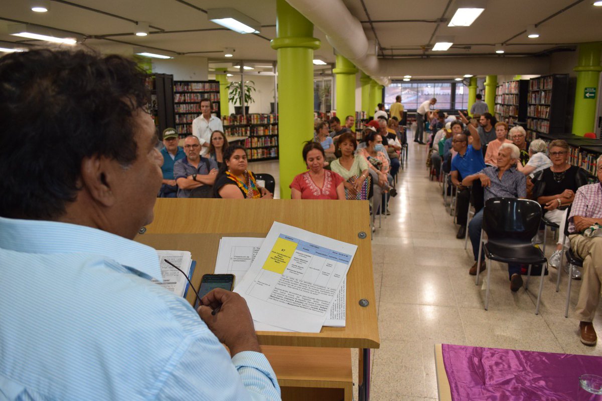 ComfenalcoAnt's tweet photo. Comfenalco Antioquia presente en Festival Internacional de Poesía Medellín. ✨La poesía siempre está presente en nuestra cotidianidad. Compartimos algunos de los momentos vividos en nuestras Bibliotecas Comfenalco con el 33° FIPM. 📚
#FIPM #ComfenalcoAntioquia 👥💚 https://t.co/hvXtEfmTwL