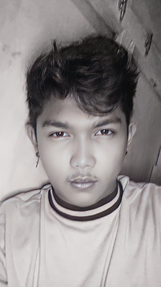 Jrflores2303's tweet photo. 📍Lifehomes, Pasig City
     Drunk night, looking for cuddle! https://t.co/FloM7pCxg4