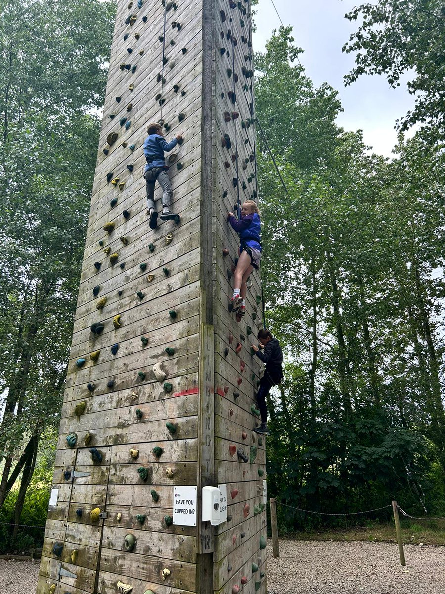 MaghullFC_Blue's tweet photo. Boss way to end the day after this morning! Lucky to have such a great group of kids! @rockandriver https://t.co/GKqwclkHrf