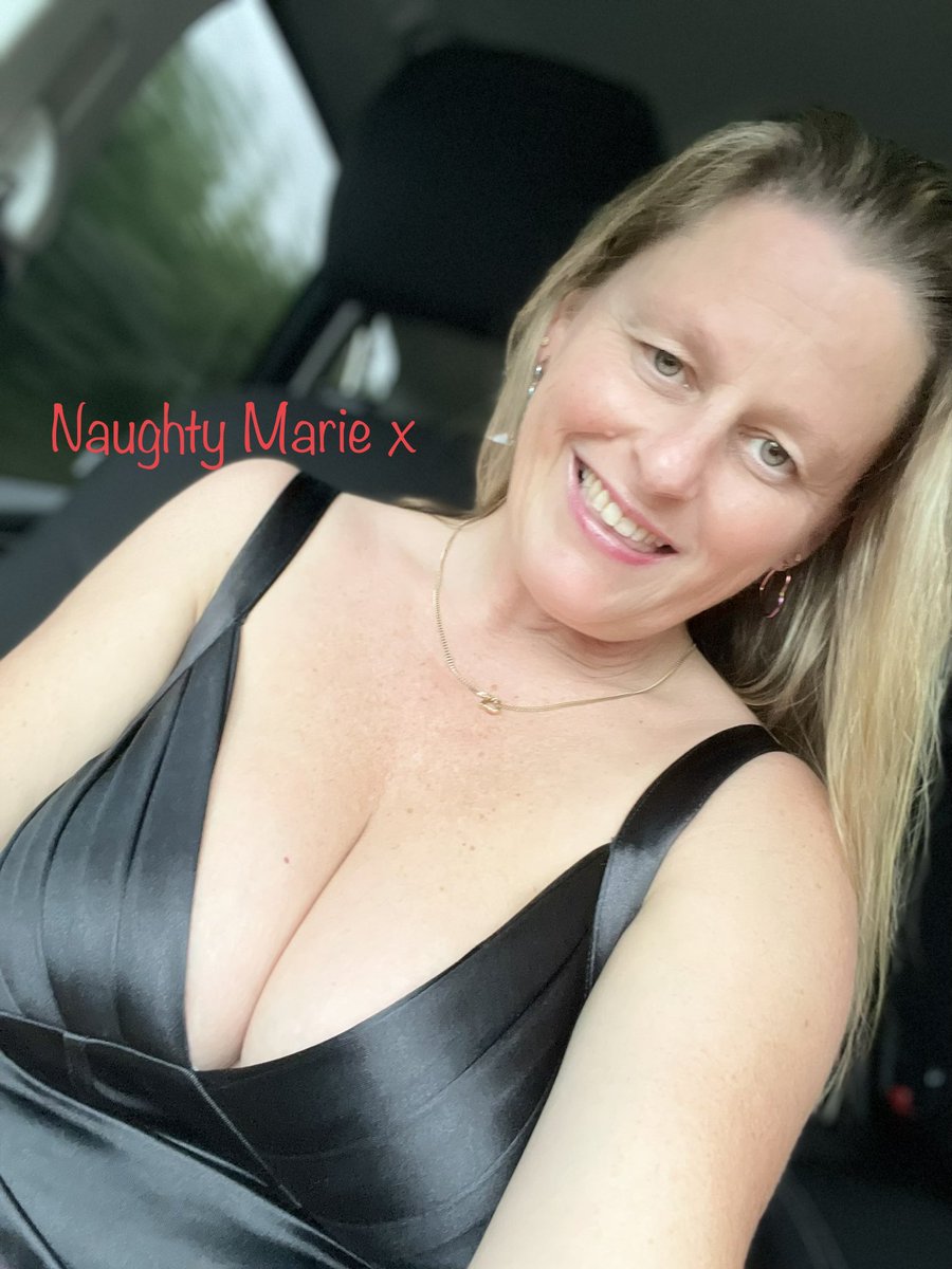 naughtymariex's tweet photo. Off out to dinner! RT if I look ok 💋😈 https://t.co/oyIAQjnadj