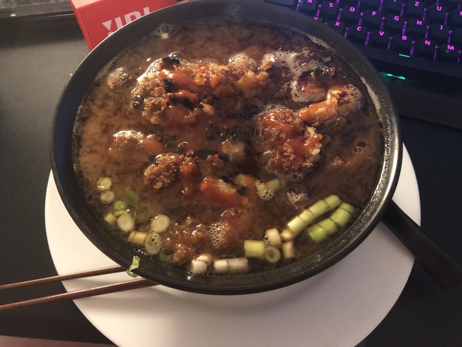 satobenimaru's tweet photo. Ramen sind einfach nur geil und gehen bei jedem Wetter 🤤 Besonders wenn sie schön spicy sind 👀 https://t.co/BZAtZUDsSI