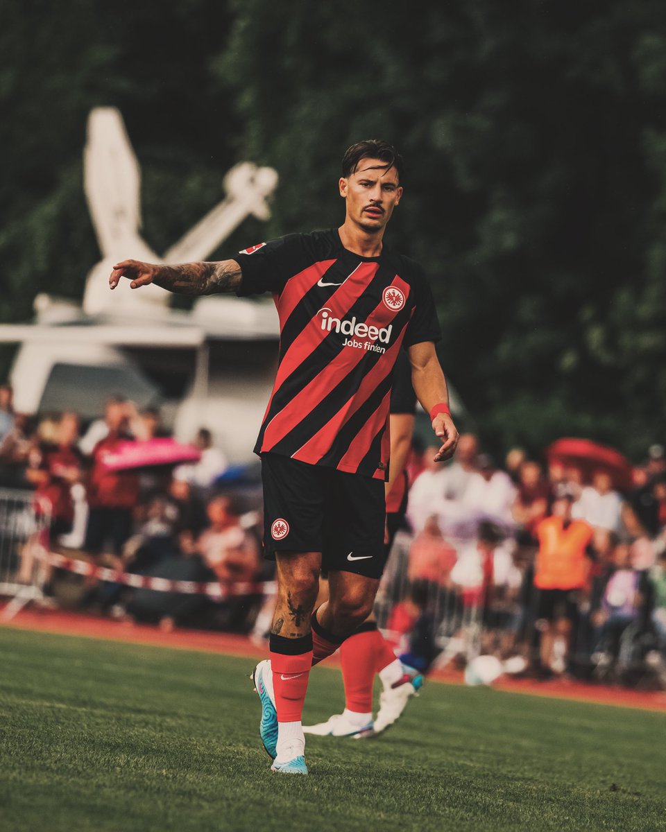 Robin Koch tweet media