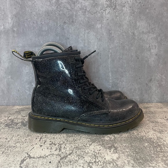 So good I had to share! Check out all the items I'm loving on <a href="/Poshmarkapp/">Poshmark</a> #poshmark #fashion #style #shopmycloset #drmartens: posh.mk/3vwXKQnCsBb