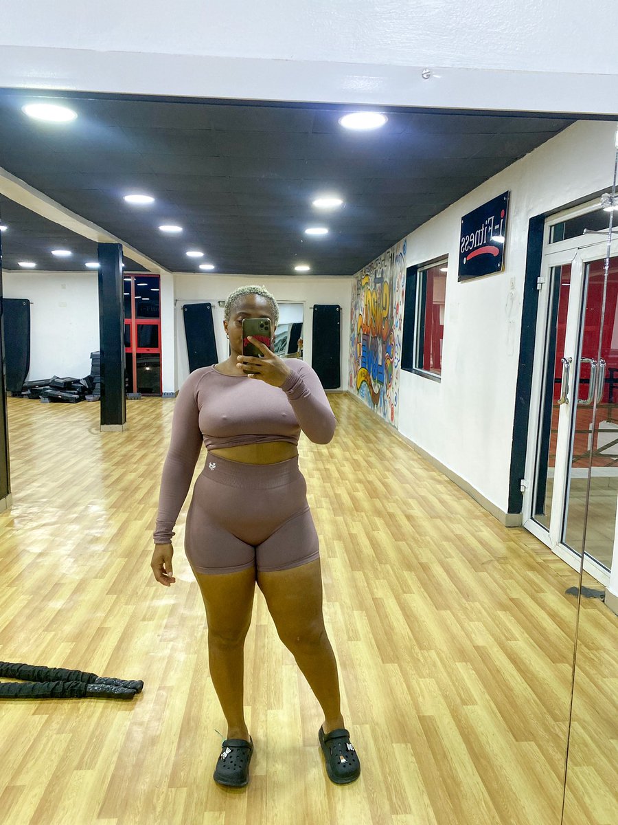 bodyjuce's tweet photo. Every hot π₯΅ girls mantra ;
Be your own Daddy ,make your own sugar .π―ββοΈ
Every hot π₯΅ girlβs fav ποΈπsuit
@Bodyjuce Cozy Yoga suit #28,500
Available to order Online @bodyjuce
Colors ;Black & Brown
#bodyjuce https://t.co/TcxQpOGU5Q