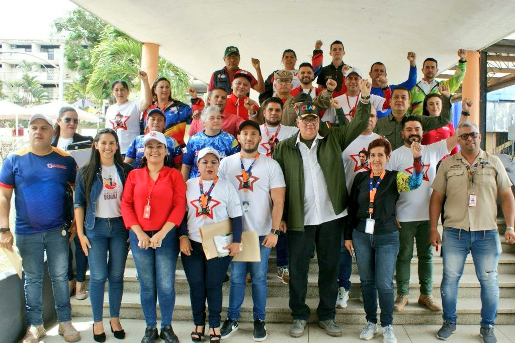 LOGICASA OFICIAL (@logicasaoficial) on Twitter photo #15Julio || Junto al Ministro M/G <a href="/LealTelleria/">M/G Carlos Leal Tellería</a>, el Edo #Táchira cierra el 2do ciclo del plan de actualización formativa de los #CLAP que certifica como formadores a 89 multiplicadores, que van a las comunidades a replicar el proceso.
#ConMaduroMásPueblo
#AlimentaciónEsBendición #15Julio || Junto al Ministro M/G <a href="/LealTelleria/">M/G Carlos Leal Tellería</a>, el Edo #Táchira cierra el 2do ciclo del plan de actualización formativa de los #CLAP que certifica como formadores a 89 multiplicadores, que van a las comunidades a replicar el proceso.
#ConMaduroMásPueblo
#AlimentaciónEsBendición