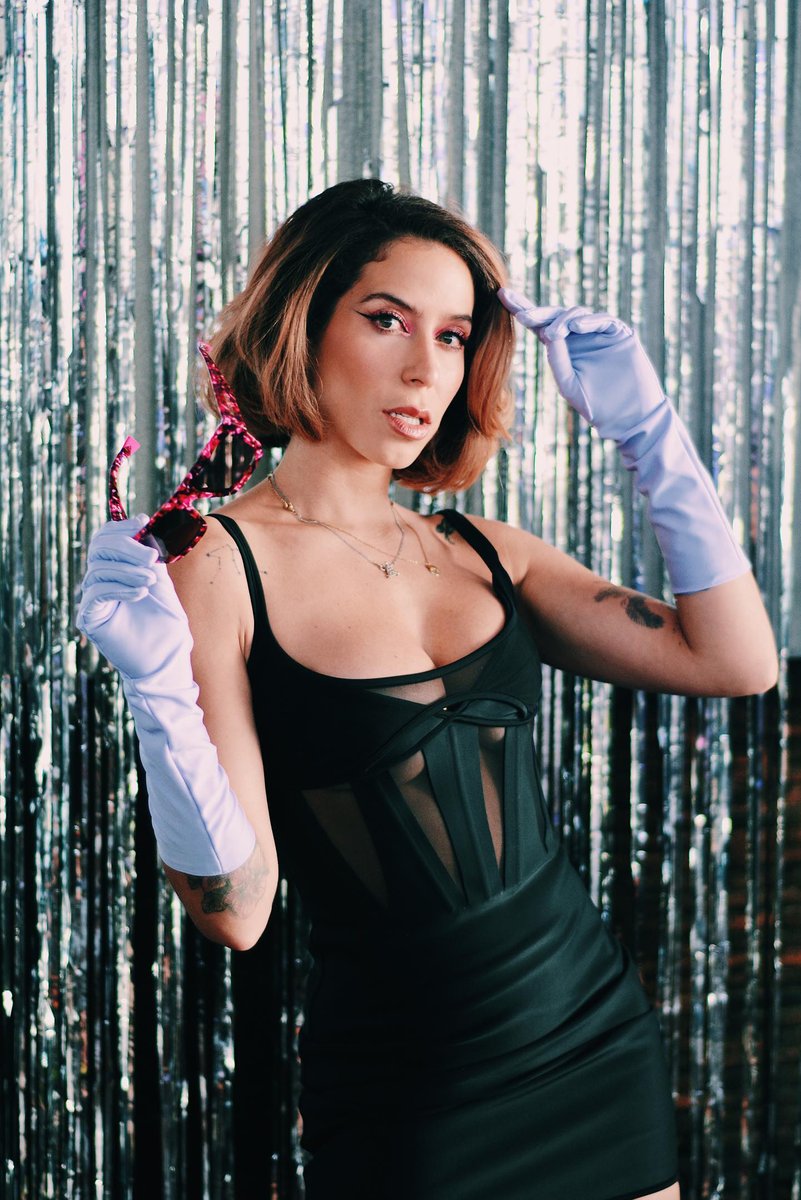BOOKAgencyMX's tweet photo. Miss Mara ( @lovemissmara ) • esta noche en [sic]

📸: @diegosuro 
.
.
.
#BOOKAgencymx #BOOKPR #BOOKbrands #talentmarketing #influencermarketing #sic #cdmx #missmara #BOOKAgencyCommunity https://t.co/PIcycH0RdZ
