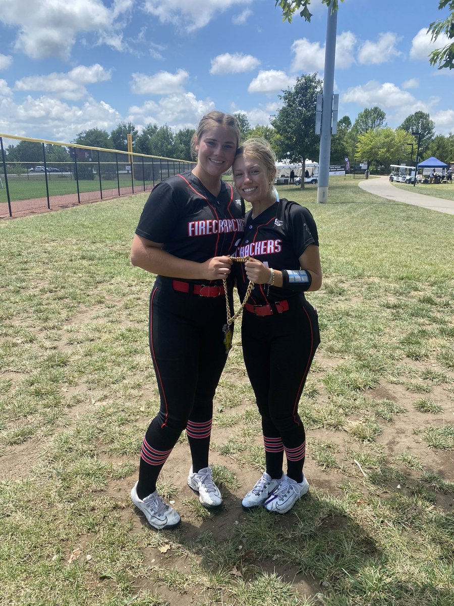 The @IL_Firecrackers go 2-1 in pool play at the @SavvyTourneys Showcase. Shea & Grace are POG for their offensive & defensive play. Riley for her pitching & Ava for going 2-2 at the plate were also named POG. 1st bracket game is tonight at 6:30, field 4. Opponent TBD. 🧨🧨🧨