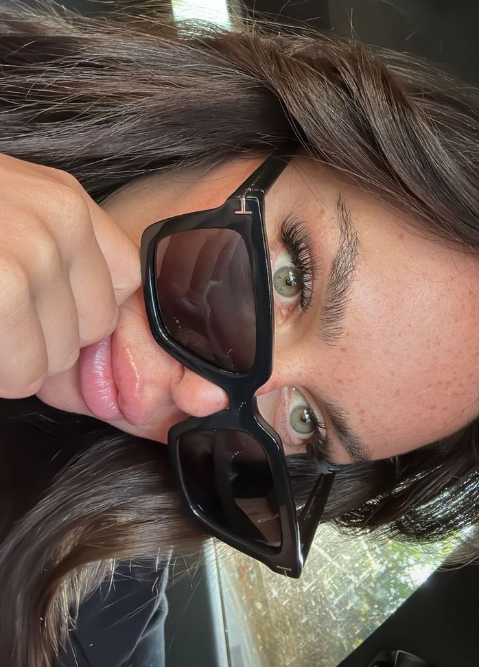 queendag777's tweet photo. Bizi bu güzel gözlerden niye bu kadar uzun süre mahrum bıraktın @yarendagss  👻💋 https://t.co/Xzh3gxIY5E