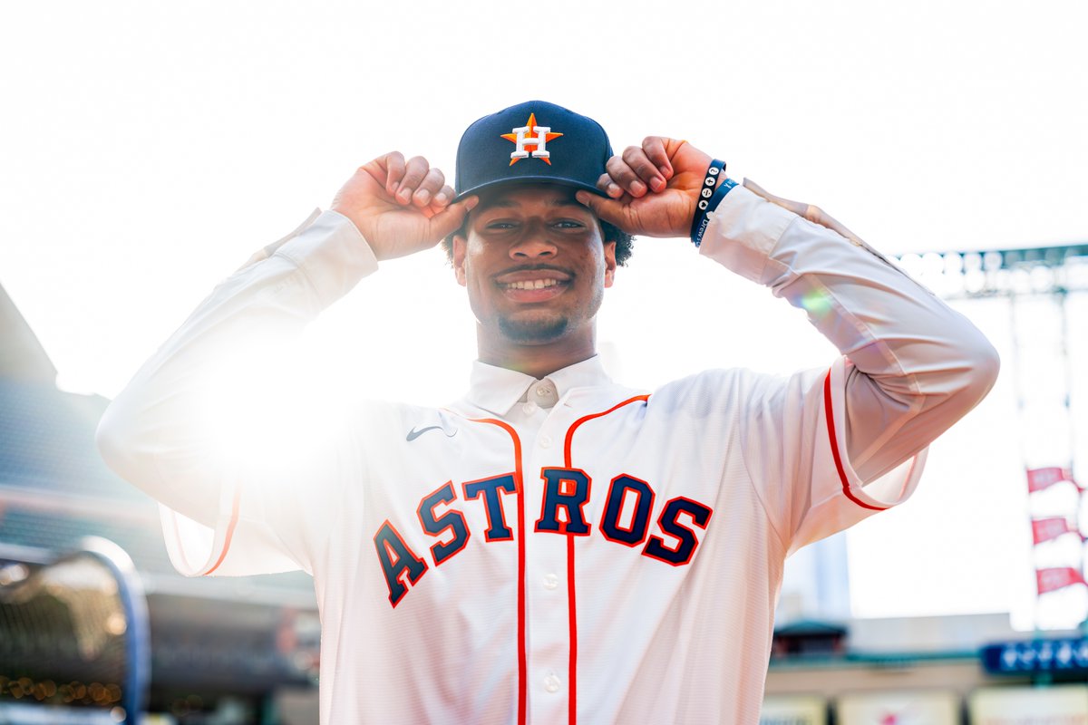 astros tweet picture