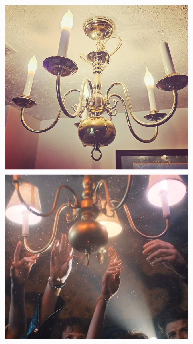 When you realize you have the same lamp as the Wheelers...
#StrangerThings #StrangerThings4