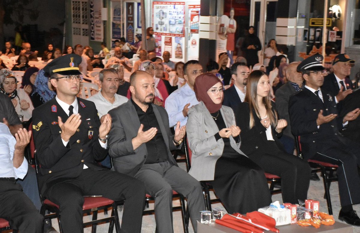 Egemenlik Kayıtsız Şartsız Milletindir.

15 Temmuz hain darbe girişiminde vatanımız uğruna şehit olan yurttaşlarımızı rahmet ve minnetle anıyor, gazilerimize şükranlarımı sunuyorum.