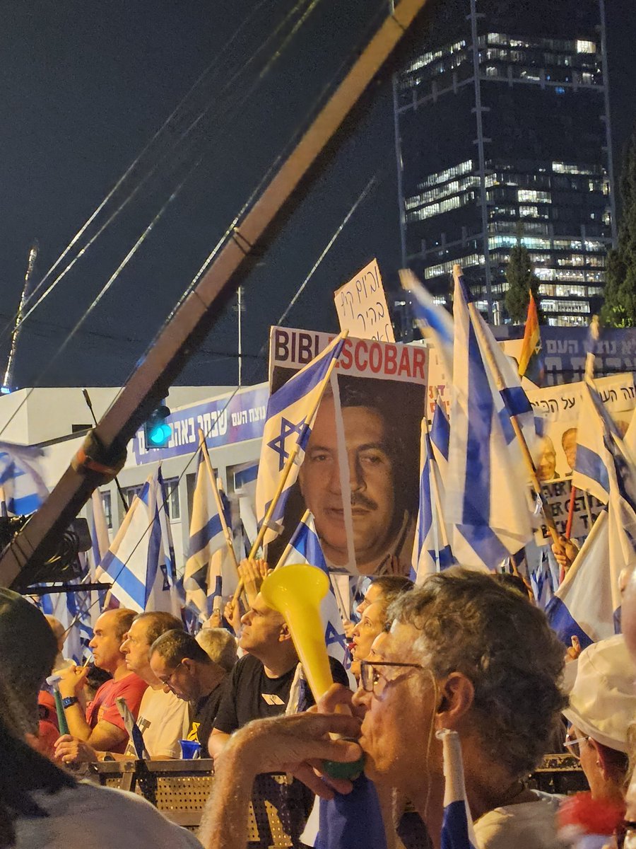 Dani23946's tweet image. קפלן עכשיו
שבוע 28
ולפחות 28 מעלות
אבל אנחנו כאן כדי להישאר!
#israelprotest 
#democracy