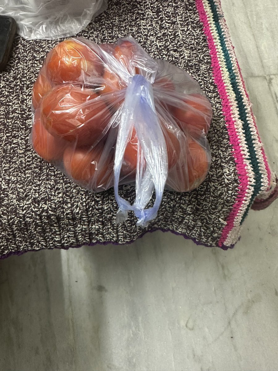 Girl: How much do you earn??

Me : enough to afford 👇👇👇👇