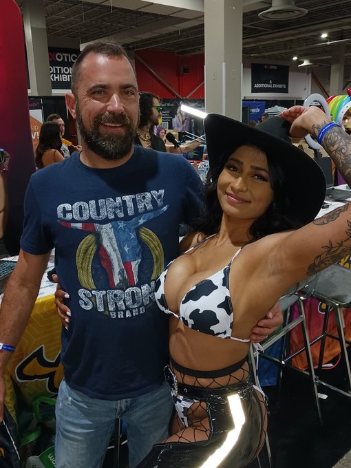 @sweetkarmababy with joe https://t.co/n32FMdgEgv<a class="tags" target="_blank" title="On Twitter" href="/?out=eyJ0eXAiOiJKV1QiLCJhbGciOiJIUzUxMiJ9.eyJpYXQiOjE3MjE1MjcwNTAsImlzcyI6InR3cG9ybnN0YXJzLmNvbSIsIm5iZiI6MTcyMTUyNzA1MCwiZXhwIjoxNzUzMDYzMDUwLCJyZWRpcmVjdF91cmwiOiJodHRwczovL3R3aXR0ZXIuY29tL3N3ZWV0a2FybWFiYWJ5In0.NCyrinLgmYaG22kA5QH2IpC4fht8Rig5Xa0AkAHBYgpiBHvOAqzUgwTd5wveE4eVogaCjwHqFQkJcNdNBV40qA">@sweetkarmababy</a>