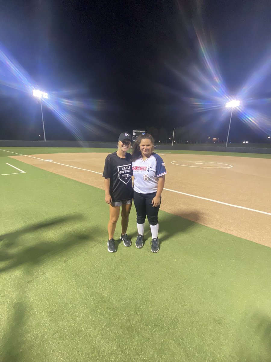 AlexisSmallN08's tweet photo. Thank you for the wonderful camp and week at Oklahoma Christian University. @OCeaglesSB @ShaleeRodriguez @OCEagles @okchristian @LegacyLegendsS1 @TexasTeamsmith #softball #Oklahoma #HSACamp https://t.co/FWIZC6D6c1