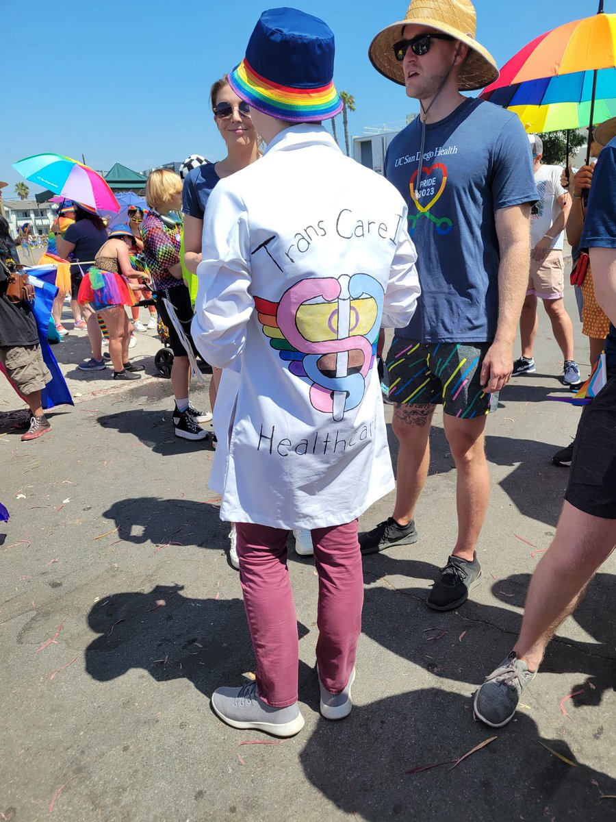ElenaMa43981624's tweet photo. Happy PRIDE! Supporting equity for our LGBTQA+ community. Celebrating PRIDE in San Diego with family and UC San Diego Health @nickmaccSD @pattymaysent @UCSDCancer @UCSDCancer_COE https://t.co/iPgTNwpHsn