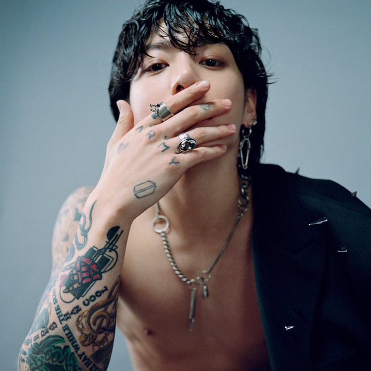 PopBase's tweet image. ‘Seven’ by Jungkook and Latto earns the fifth biggest counter debut in Spotify history (20.06M).