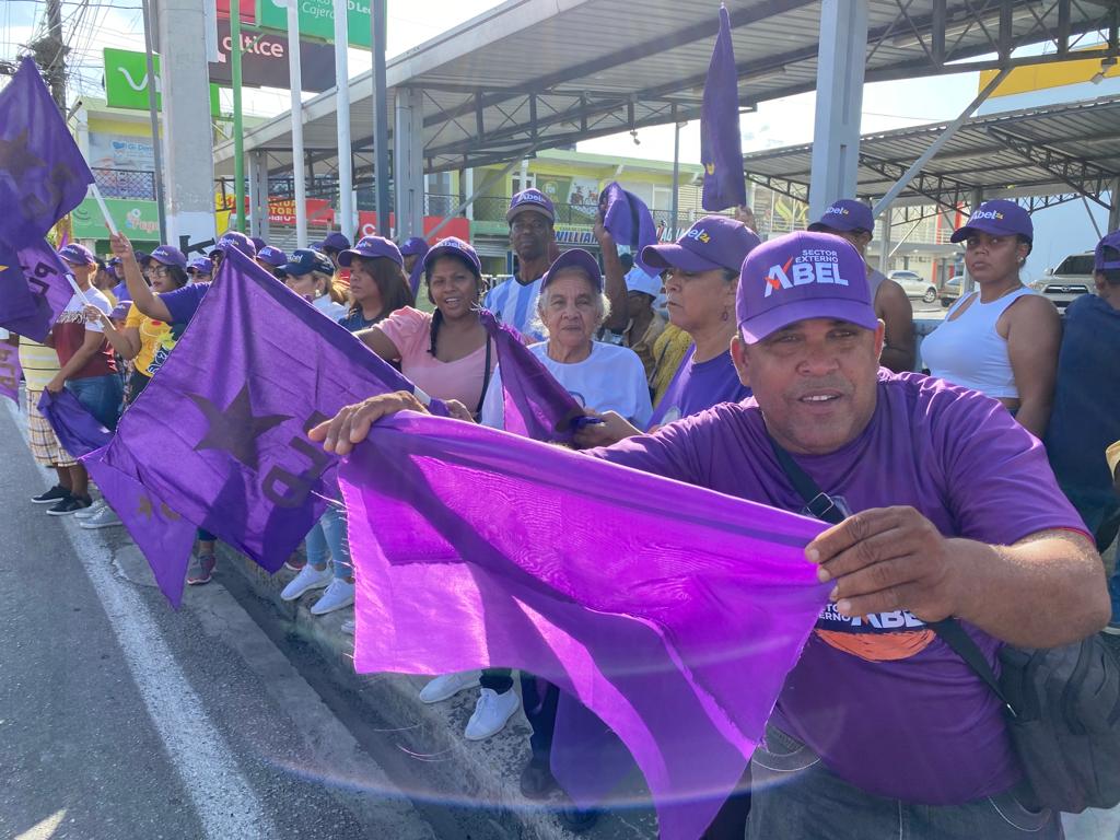 keilin_mota's tweet photo. TOQUE DE BANDERAS EN HATO MAYOR.
Activo 100%. Las gentes nos saluda con agrado y dicen queremos que VUELVA EL PLD. #AguantenQueFaltaPoco
#ToquesDeBanderasDeLaEsperanza #ToqueDeBanderaPLD https://t.co/W9f3cm6Wto