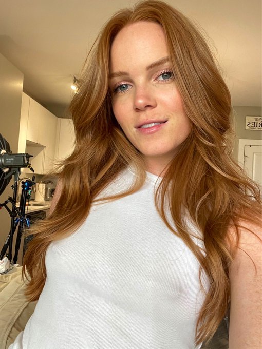 Having a good hair day today 😇 https://t.co/CVBEwIEapk