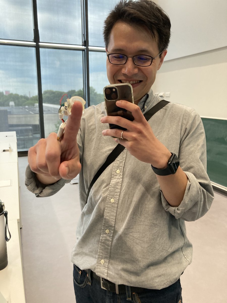 I was so glad to talk about my research at @TUE_ID with @mdogadogan and meet cool folks and see lab spaces, thanks to @howieliang's hosting. Howie advised me a lot when I started HCI research/took his Intro to HCI class back in Taiwan 😊