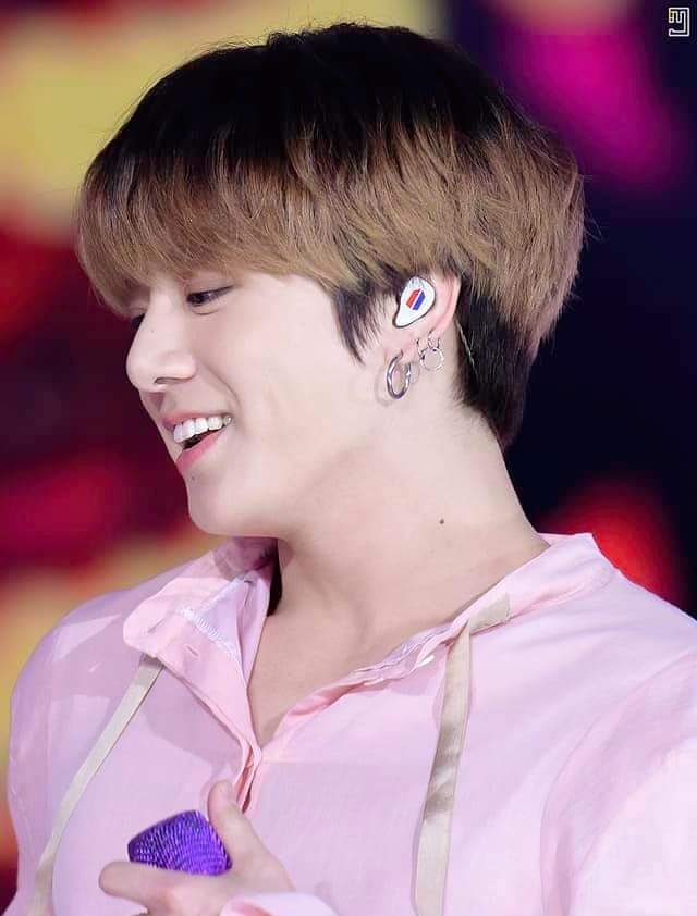 Jungkook_SNS's tweet image. Jungkook joins Harry Styles as the only Male Soloists with song surpassing 20M single day streams on Spotify counter in history. Congratulations!

Seven debuted with 20.06M unfiltered Spotify streams, becoming the biggest day in 2023 and fifth biggest in the platform&apos;s history.