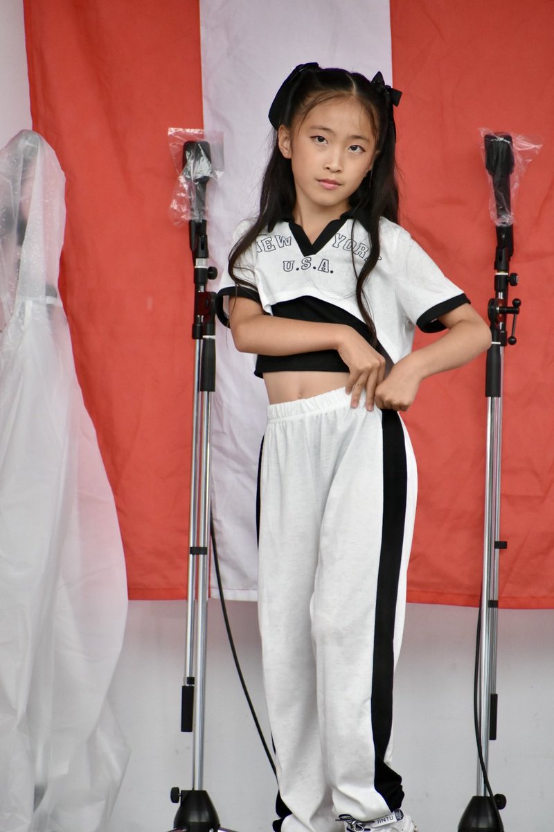 wappen36's tweet photo. 2023/7/15 第20回北栄連合町内会 美香��夏まつり@美香保公園(自由広場)
Zero KIDS
村上陽菜①
#ZeroKIDS #村上陽菜 #ひなちゃん #テアトルアカデミー札幌校 #美香保夏まつり #美香保公園 https://t.co/YYPhskryR1