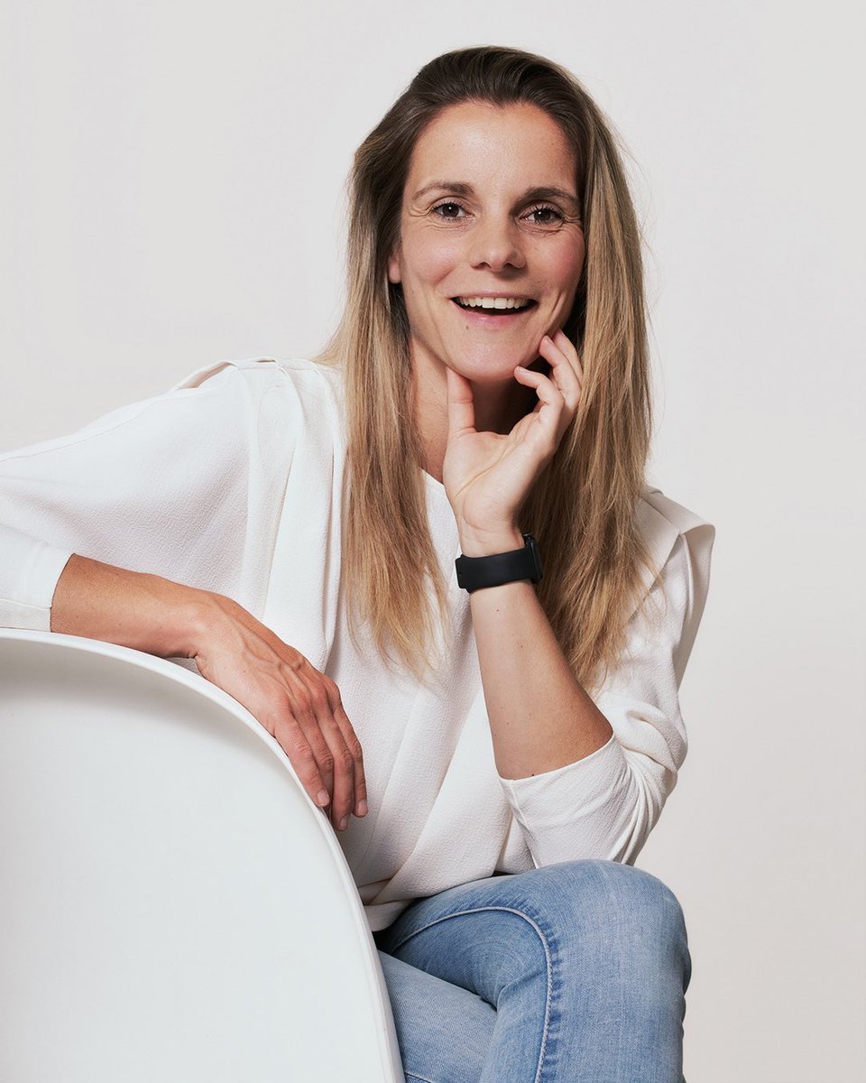 Hello Twitter followers, I’m back 🙋🏼‍♀️ Started my own business beginning of this year, helping entrepreneurs and business to drive leads &amp; brand awareness with LinkedIn. Check out my website Wendyvangilst.com 
#linkedin #Linkedinadvertising #Linkedinprofiles