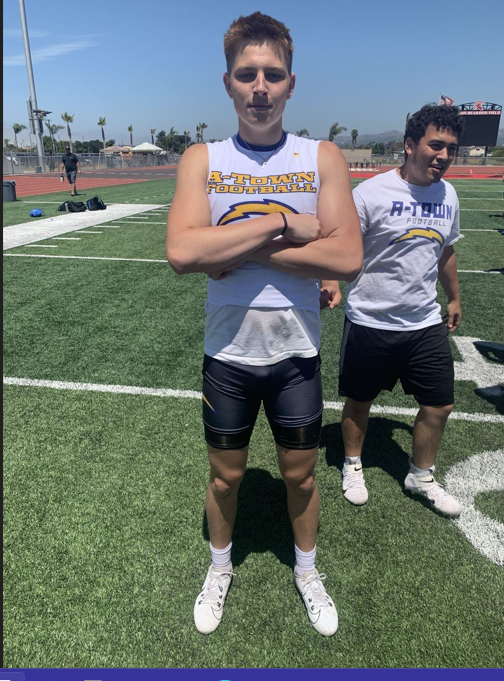 805CP's tweet photo. 🏈𝙏wenty𝟺
𝙇uke 𝙎ain @LukeSain24 
WR/DE 6’4" 205
Agoura Hs @CoachCroick 
▶️https://t.co/crpQAWgmot
𝐱 https://t.co/NlmdjNdvKG
#𝟖𝟎𝟓𝐂𝐨𝐥𝐥𝐞𝐠𝐞𝐏𝐫𝐨𝐬𝐩𝐞𝐜𝐭𝐬 https://t.co/oUez9GSIvi