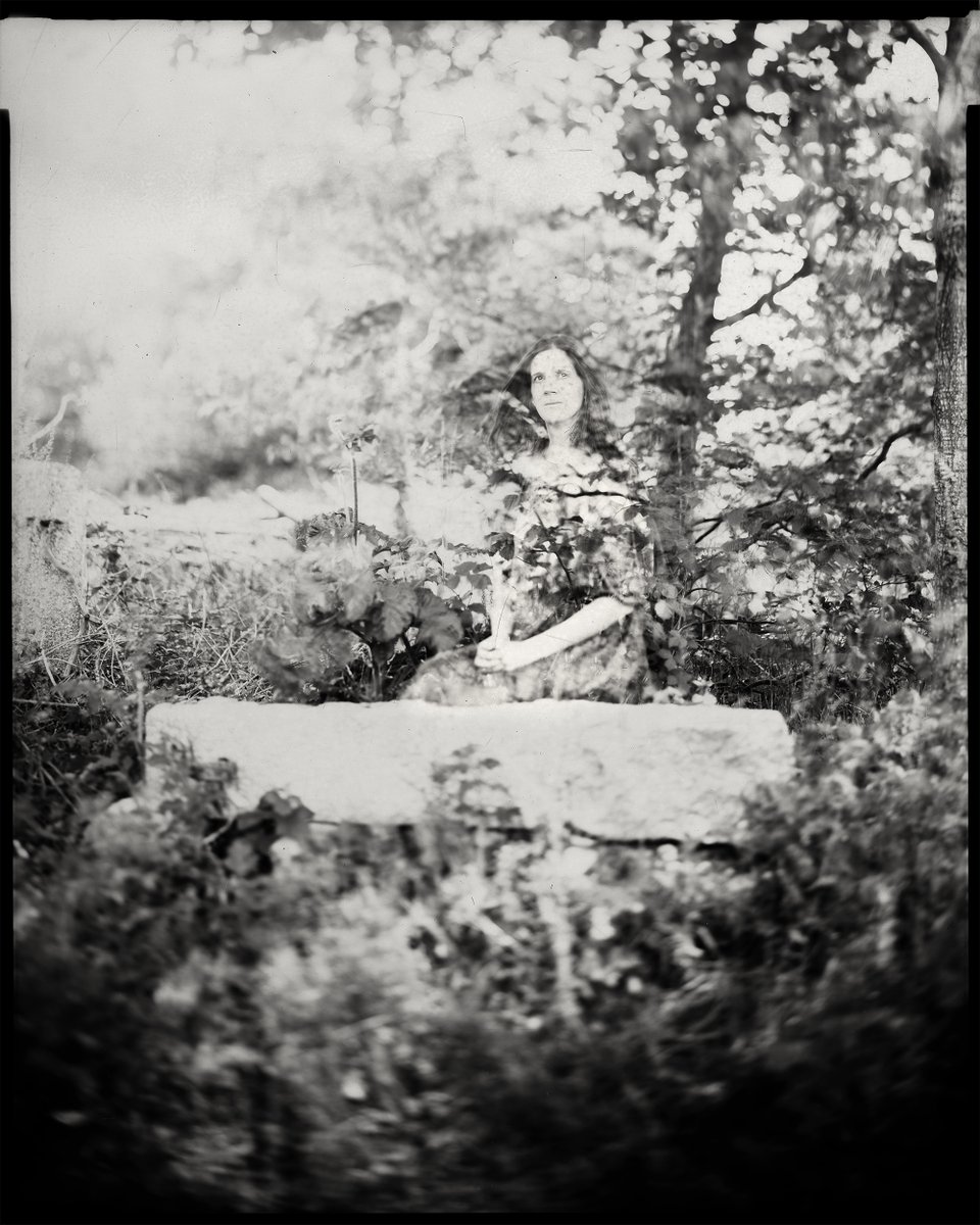 autoportrait, 2023. 
.....
....
...
.
@Intrepidcamera #ulf #8x10photography #papernegative #8x10 #largeformatphotography #Bretagne