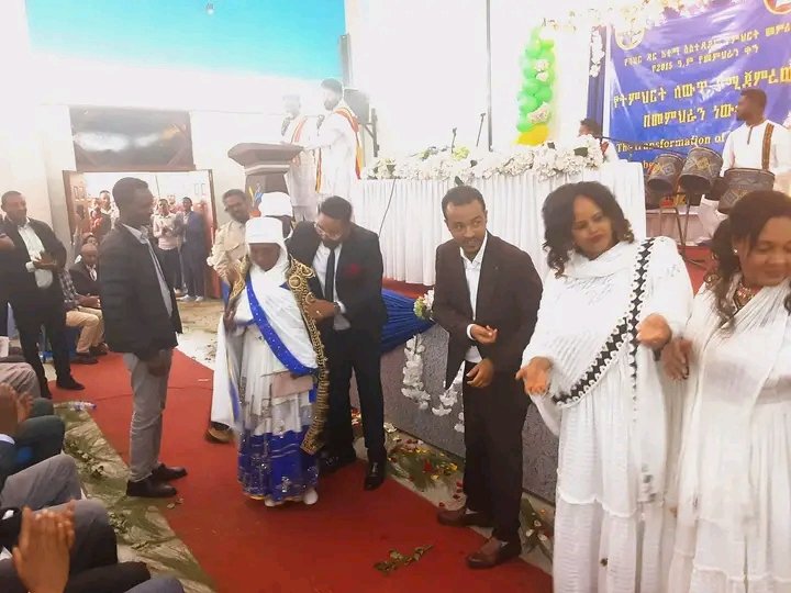 BahirdarC's tweet photo. ሀገር በትውልድ ትውልድ በመምህራን የሚገነባ በመሆኑ ለዚህ ስኬት ሁላችንም የየድርሻችንን ኃላፊነት ልንወጣ ይገባል።
ዶ/ር ድረስ ሳህሉ የባህርዳር ከተማ ከንቲባ https://t.co/Tb1pvDg1Ji