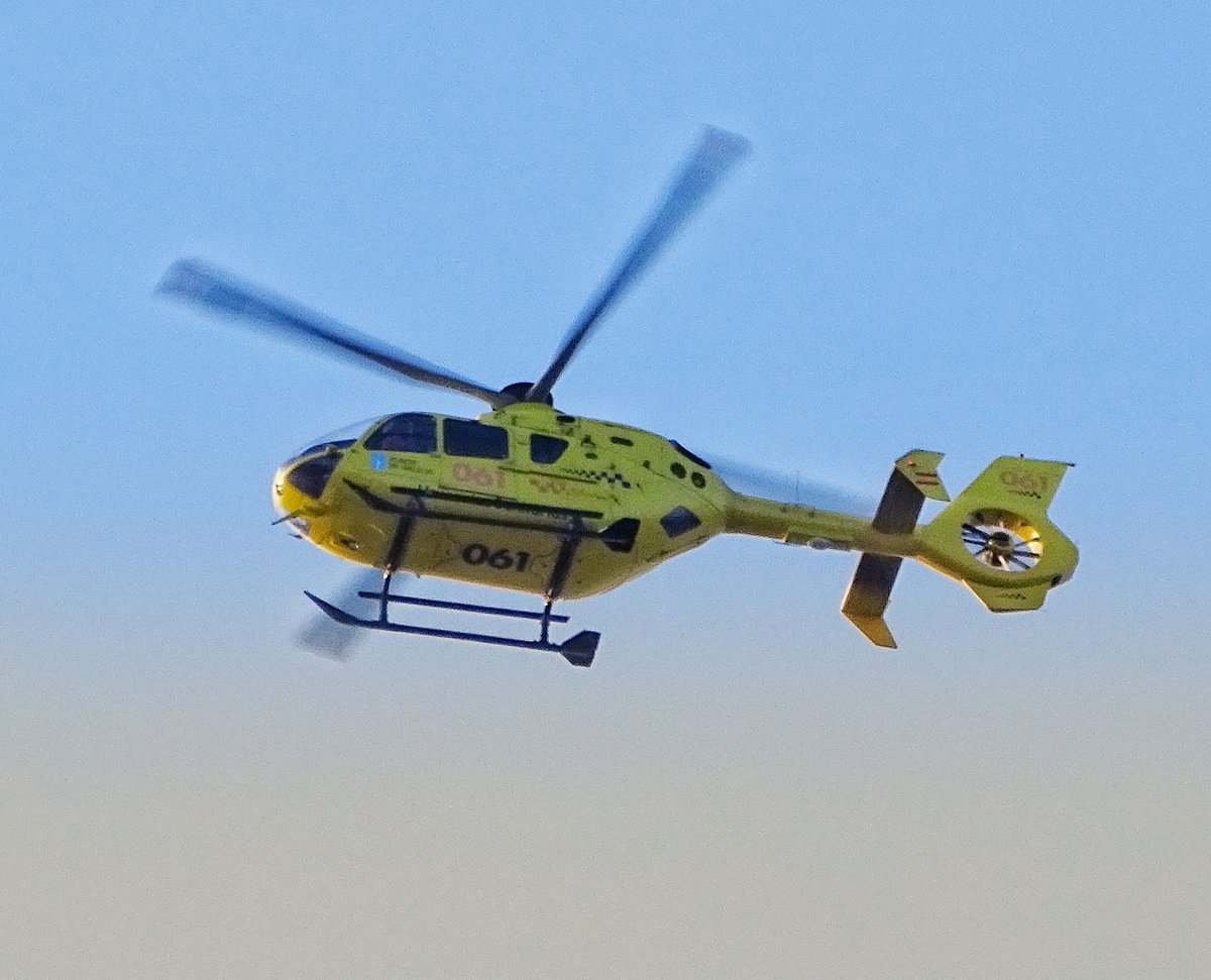 EloyTP's tweet photo. #Coruña - Sobrevolando la ciudad después de despegar 🚁 del #CHUAC 🏥 https://t.co/ic6lbhjEsW