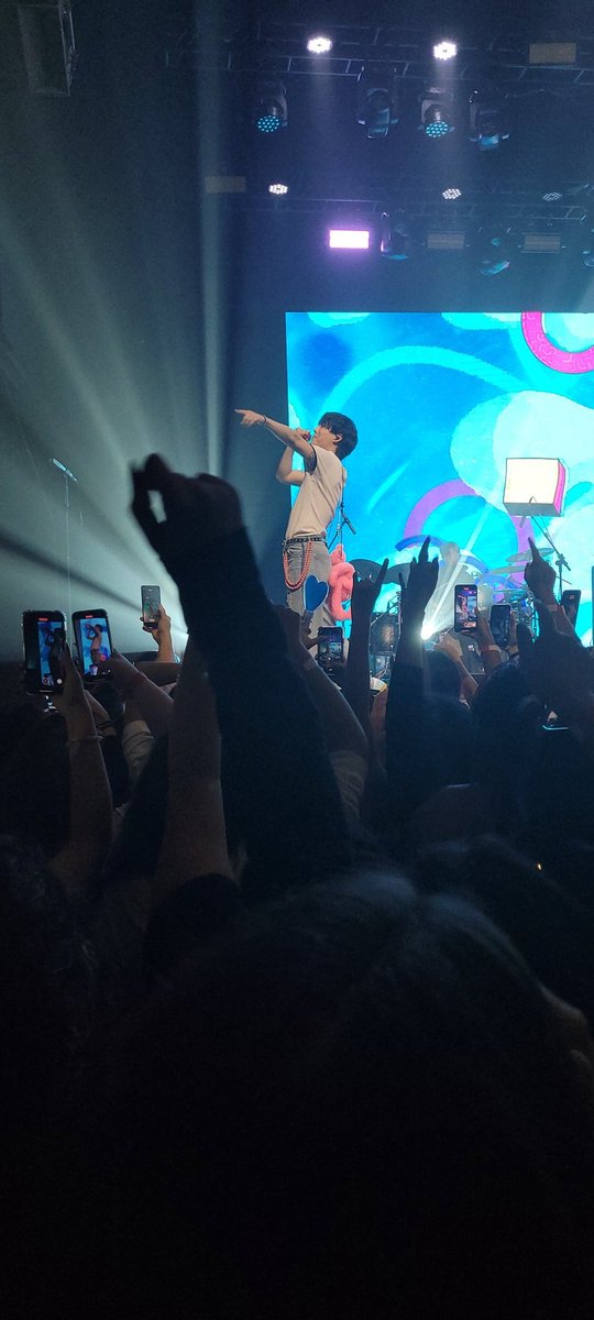 Fernanndays's tweet photo. Obrigada pelo show maravilhosoooooo ontem, ahhhhhhhh ainda acho q foi um sonho kkkkkkkk
#WOODZ_OOLI_Tour_In_Brazil #WOODZ #WOODZInBrazil https://t.co/BOEL3PCTqz