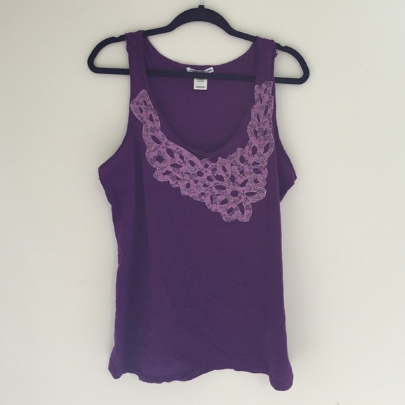 AmyGravlee's tweet photo. So good I had to share! Check out all the items I'm loving on @Poshmarkapp #poshmark #fashion #style #shopmycloset #bedstu #americaneagleoutfitters #charlotterusse: https://t.co/s4xh95VegS https://t.co/pQ4c5KfhPR