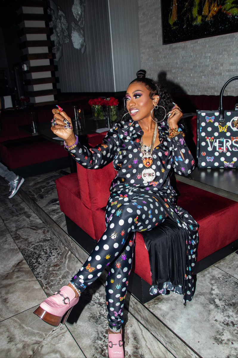 MissyElliott's tweet photo. Thank You to my friends who took me to dinner and made my night! I’ve only been on 3 vacations I never find the time I always say BUT I gotta finish this or that but my friends said NO tonight let us do something for you😫🥲 I’m so Grateful I love yall💜🙏🏾 https://t.co/TVAK1qDuSG