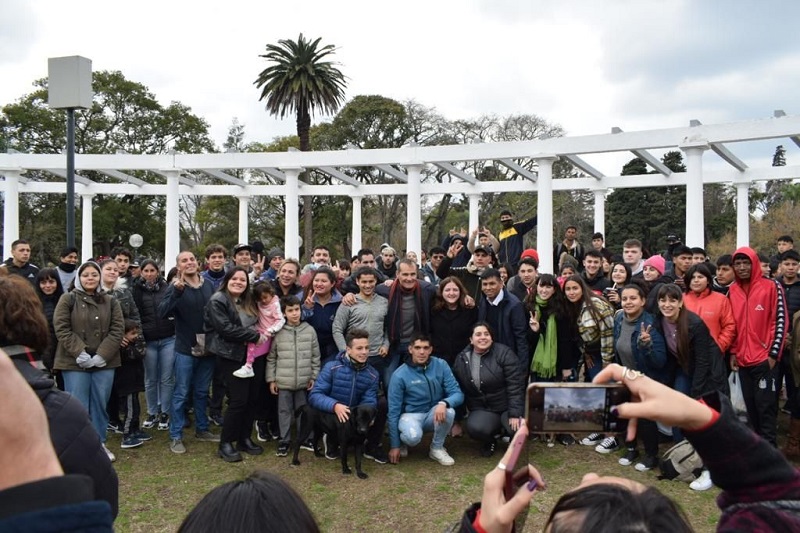 #LaPlata Con más de 150 jóvenes, Guillermo Escudero realizó una jornada ambiental en el Parque Saavedra impulsobaires.com.ar/nota/308495/co…