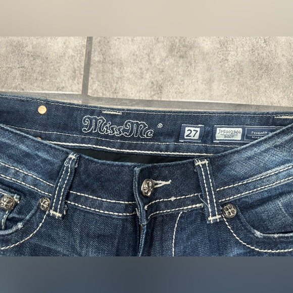 ShelleyB326's tweet photo. So good I had to share! Check out all the items I'm loving on @Poshmarkapp from @CarolSweazy #poshmark #fashion #style #shopmycloset #missme: https://t.co/5wrNAa2Roj https://t.co/UTX7KRPV42