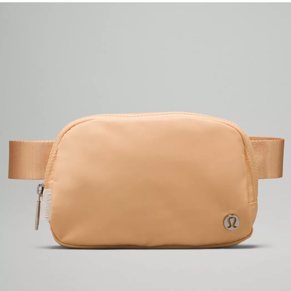 So good I had to share! Check out all the items I'm loving on <a href="/Poshmarkapp/">Poshmark</a> #poshmark #fashion #style #shopmycloset #josabank #anntaylorfactory #lululemonathletica: posh.mk/PmRmKACGsBb