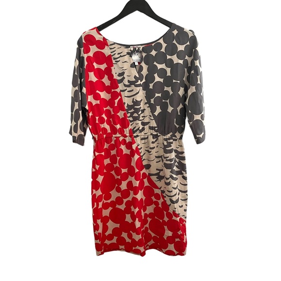 BThrifter's tweet photo. So good I had to share! Check out all the items I'm loving on @Poshmarkapp #poshmark #fashion #style #shopmycloset #unbranded #bedstu #yoanabaraschi: https://t.co/I0wCLKwBdY https://t.co/wEcNudJ29I