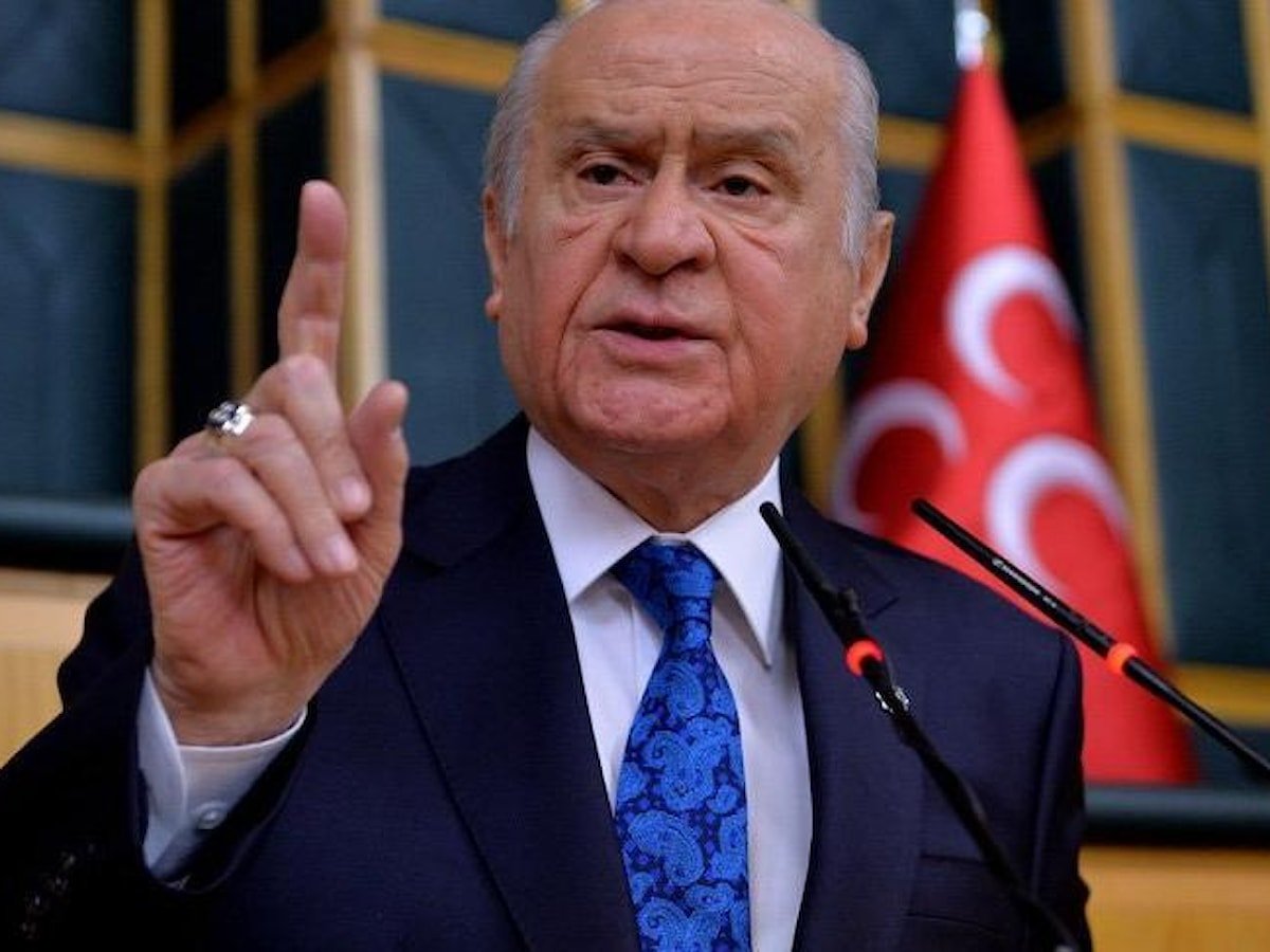 BeyhanArk2's tweet photo. Bahçeli'nin şimdiye dek, Türk siyasetine kattığı birşey varmı?

Ben başlatıyorum:

Piskevit :)
Toni, Coni, Hans, Sem, Frenk ve Herkel :)
Son olarak da seyyanen :)
Başka varmı unuttuğum ? 😊 https://t.co/PQnuze2xh1