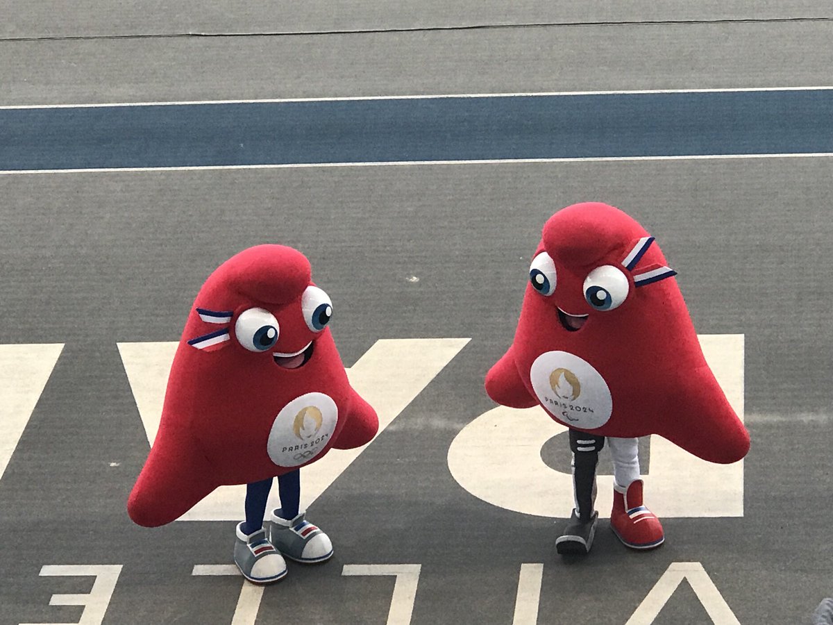 Présentes à Charlety !!!merci les phryges