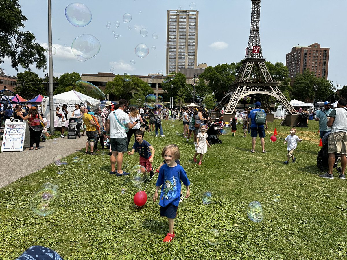 Another great day in Milwaukee, Bastille celebrations, Harley Davidson 120th Anniversary celebrations and 80+ degrees at the lakefront! (and bubbles)