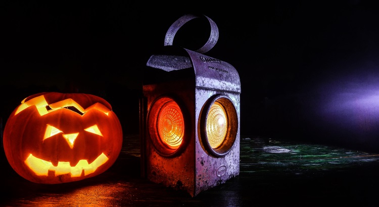luxetdeco's tweet photo. Une citrouille LED pour Halloween ! https://t.co/8Q1dVPlgGc #bonbons #déguisement #trickortreat https://t.co/HHGEREg0LG