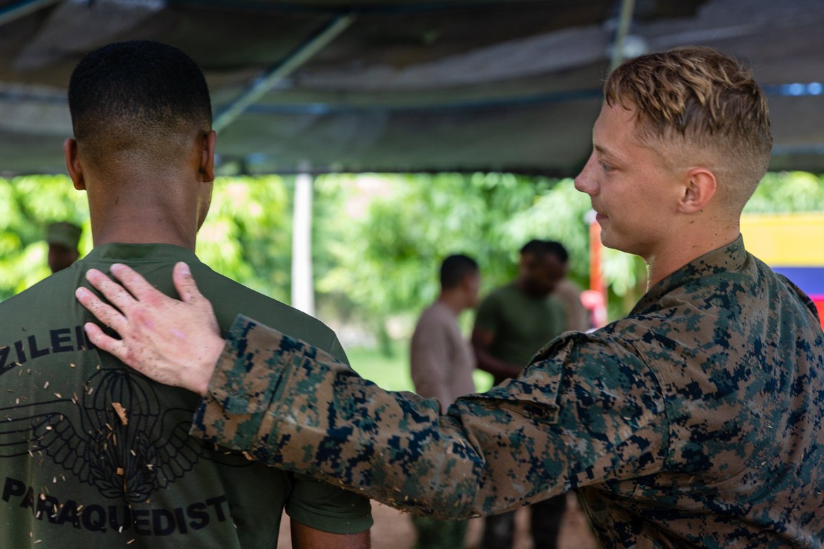MARFORSOUTH's tweet image. Marine Corps Martial Arts - Colombia
U.S. Marines with 23d Marine Regiment, 4th Marine Division, conduct hand-to-hand combat, knife fighting techniques and other martial arts training  during  #UNITAS LXIV. @Southcom