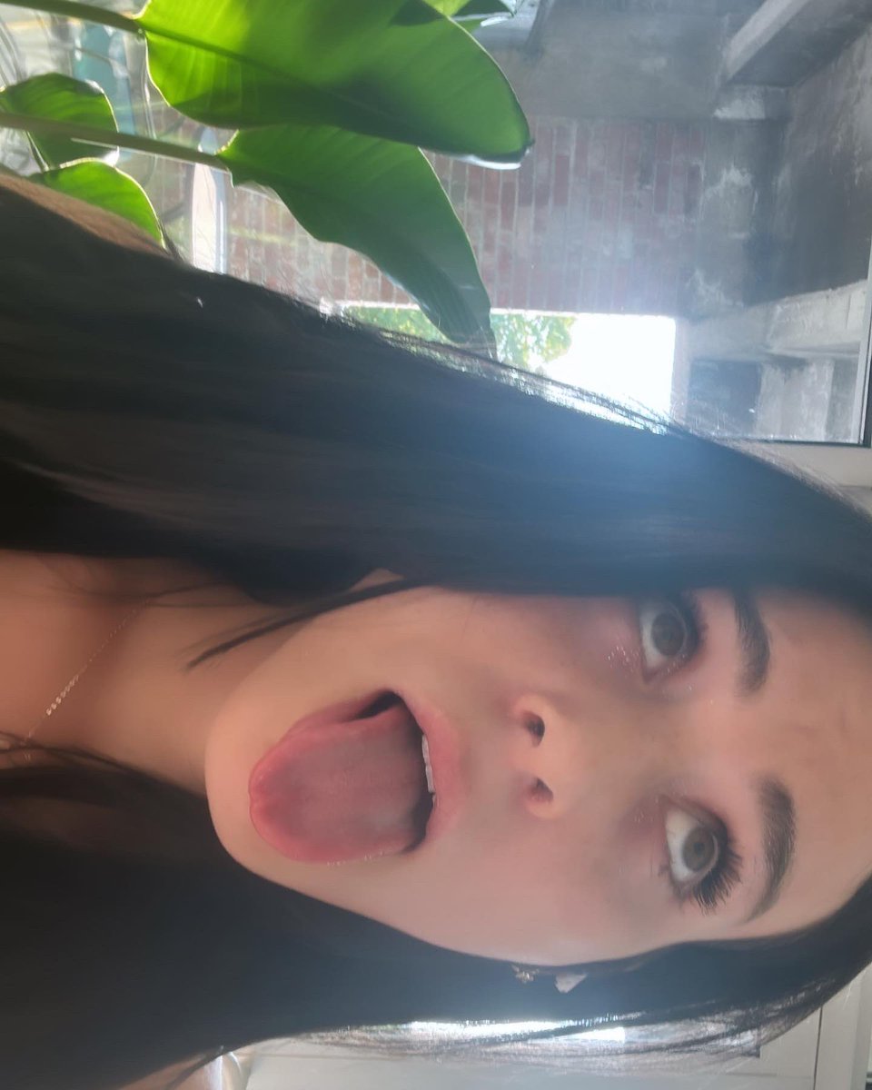 emilyjames808's tweet photo. Would you date a trans girl like me? https://t.co/VOnWuv2Dq1