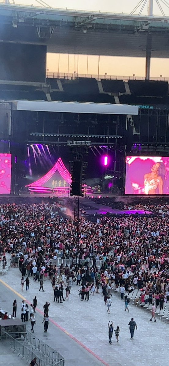 jonginsbestie's tweet photo. that’s crazyyy https://t.co/21UJYrLRvR